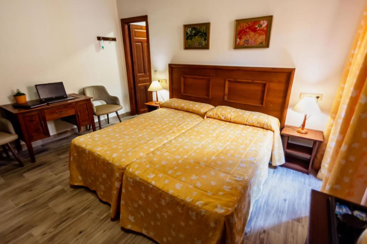 Hostal Loreto Denia Exterior foto
